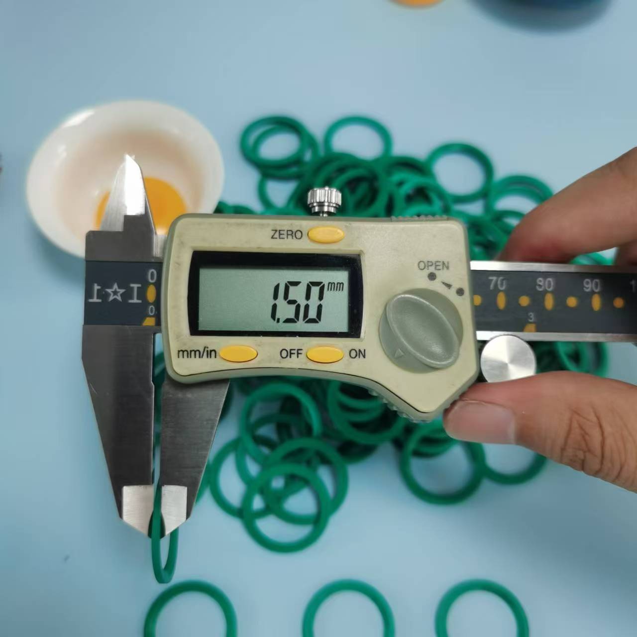 ED21 FKM85G 6.jpg