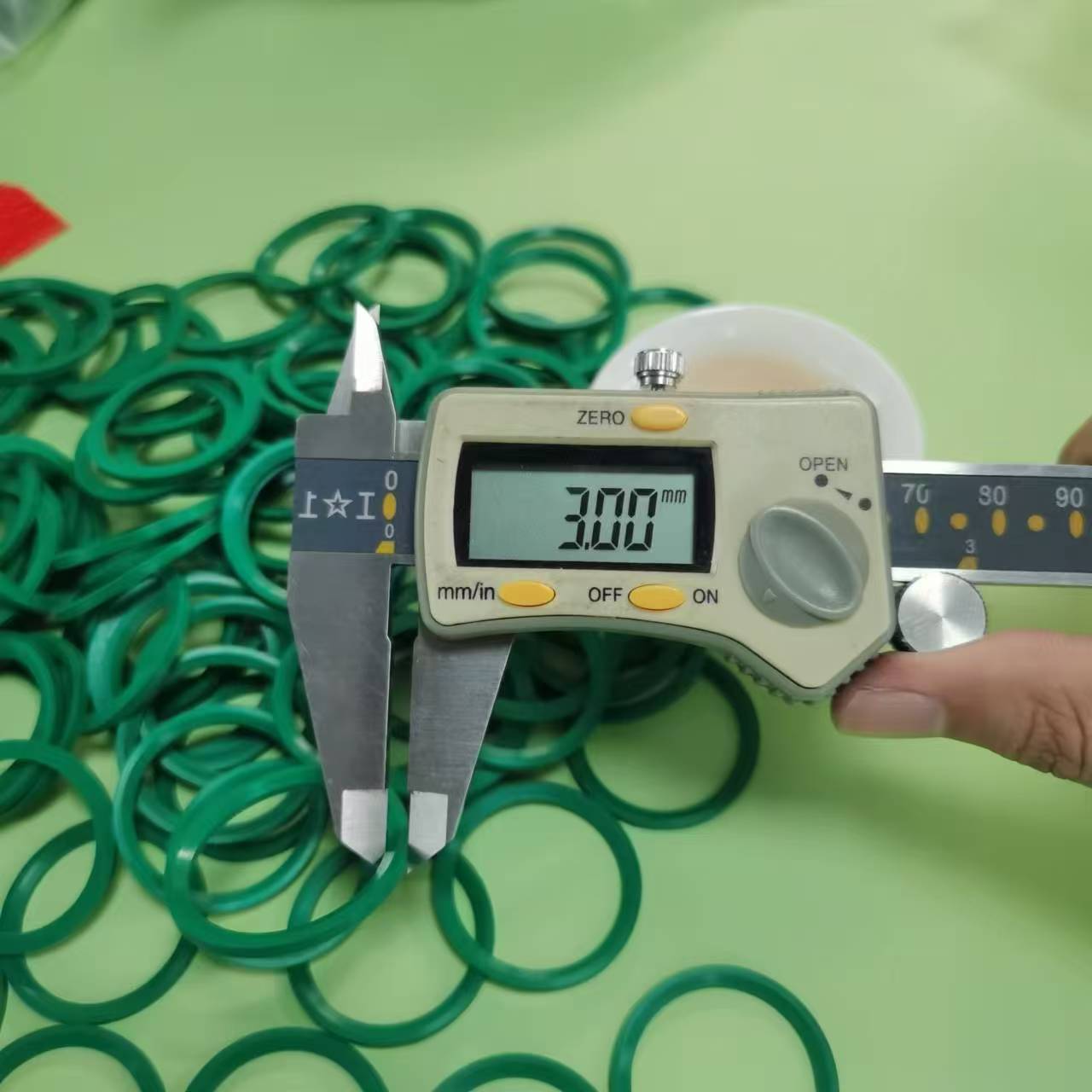 ED30 FKM90G 5.jpg