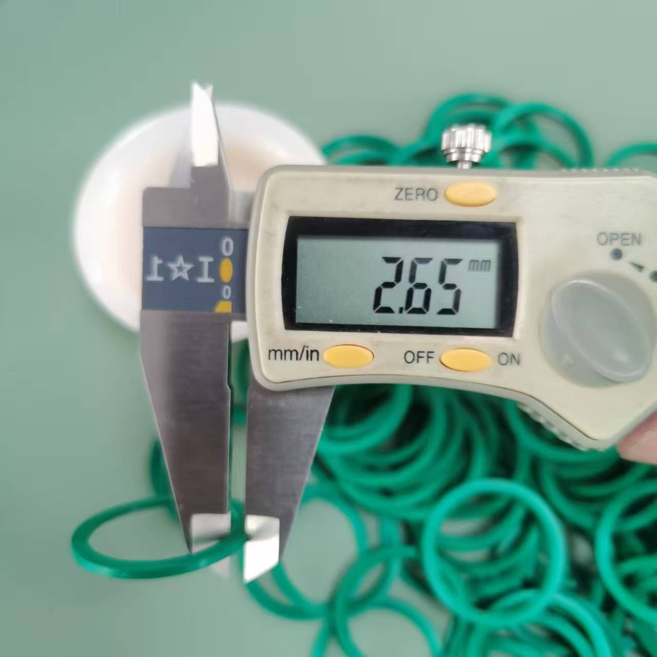 ED26 FKM90G 5.jpg