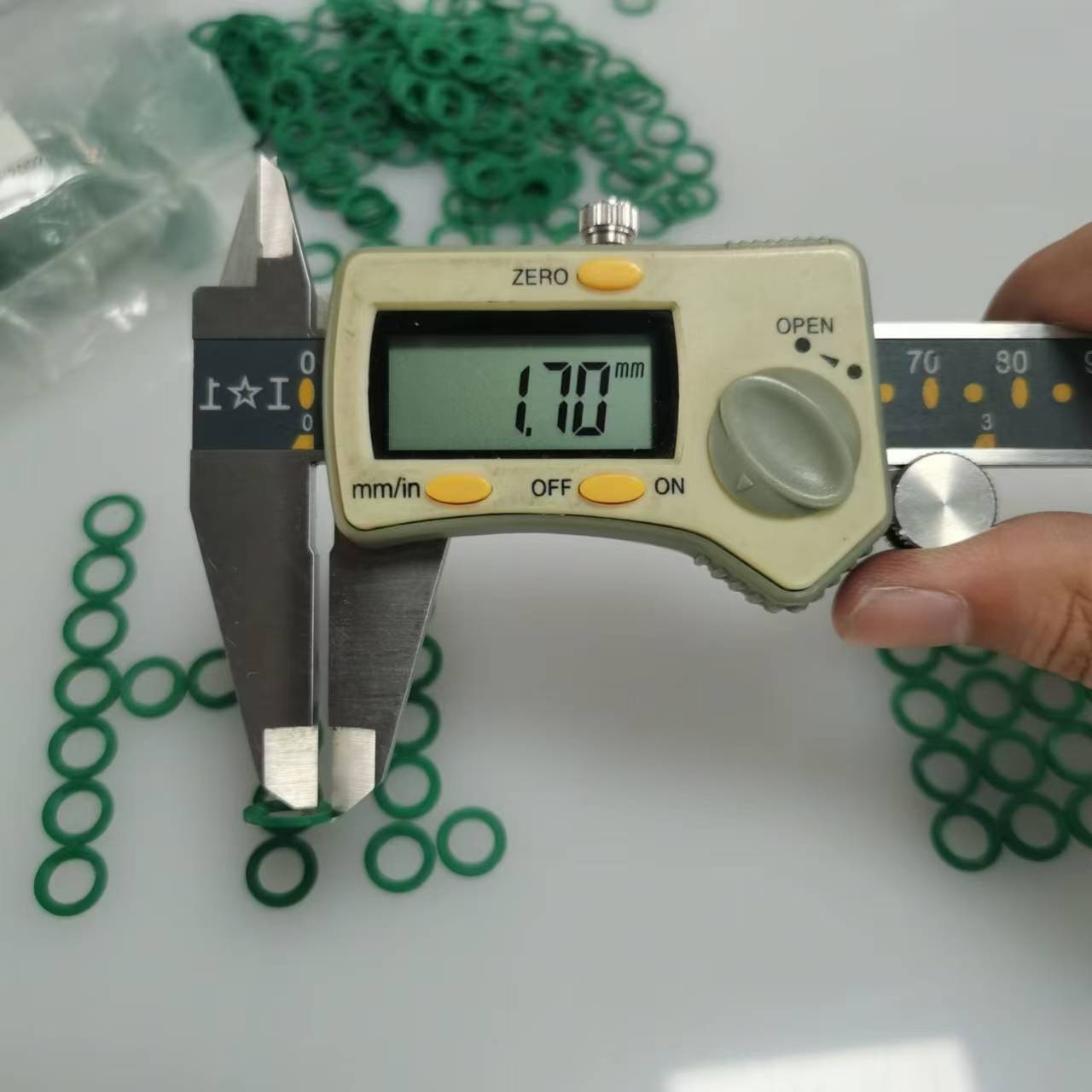 ED08 FKM90G 5.jpg