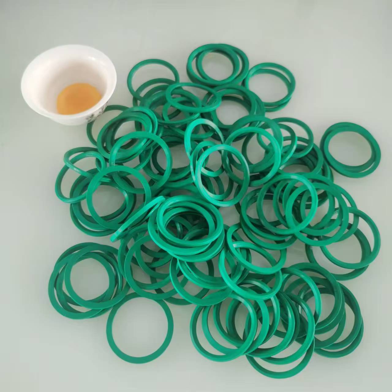 ED33 FKM90G 1.jpg