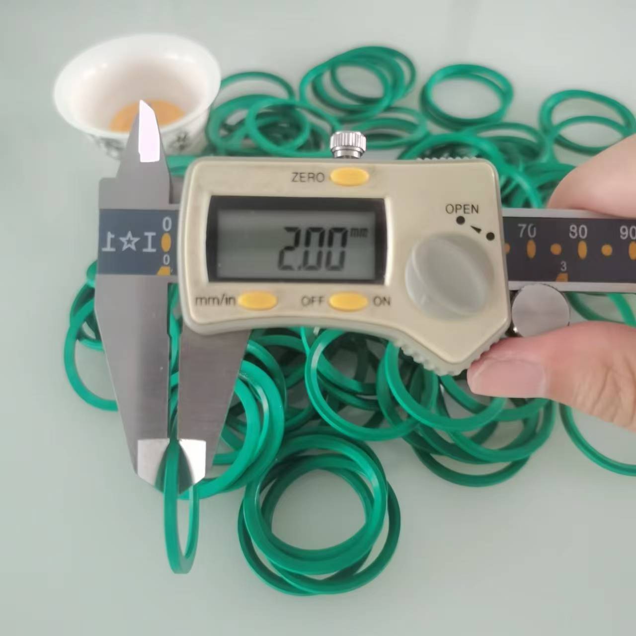 ED33 FKM90G 6.jpg