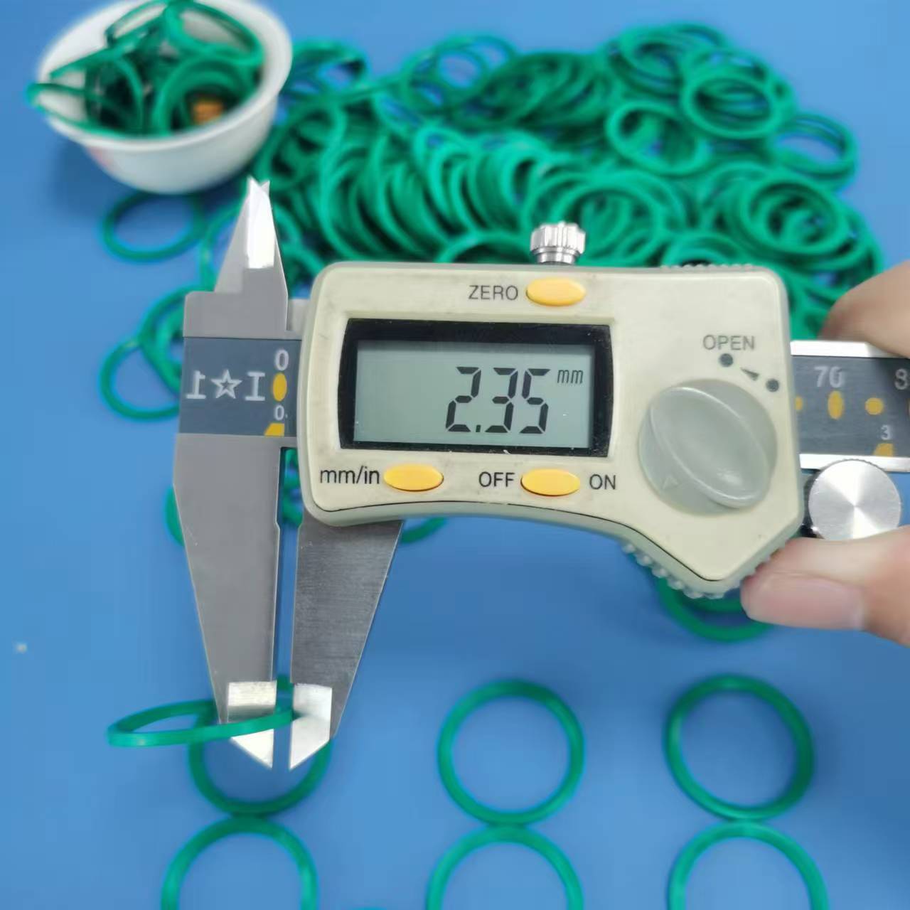 ED22 FKM90G 5.jpg