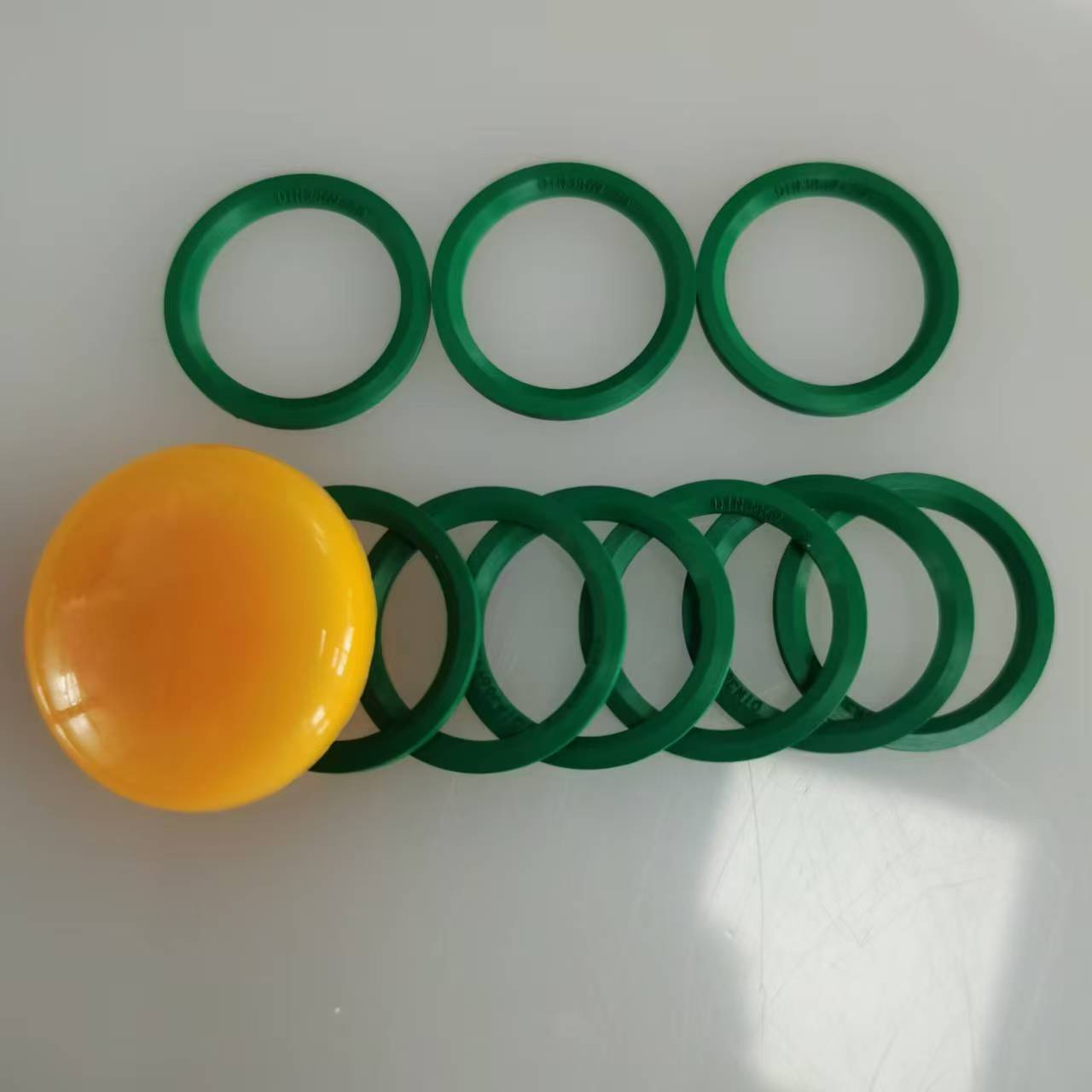 ED20 FKM90G 3.jpg