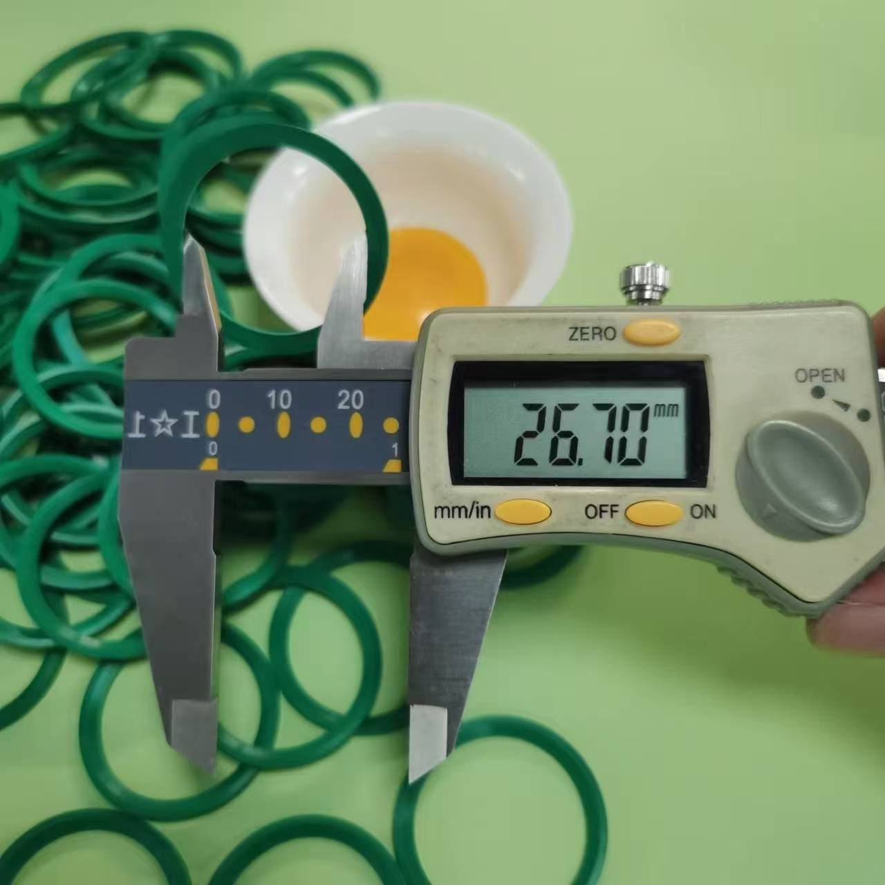 ED30 FKM90G 4.jpg
