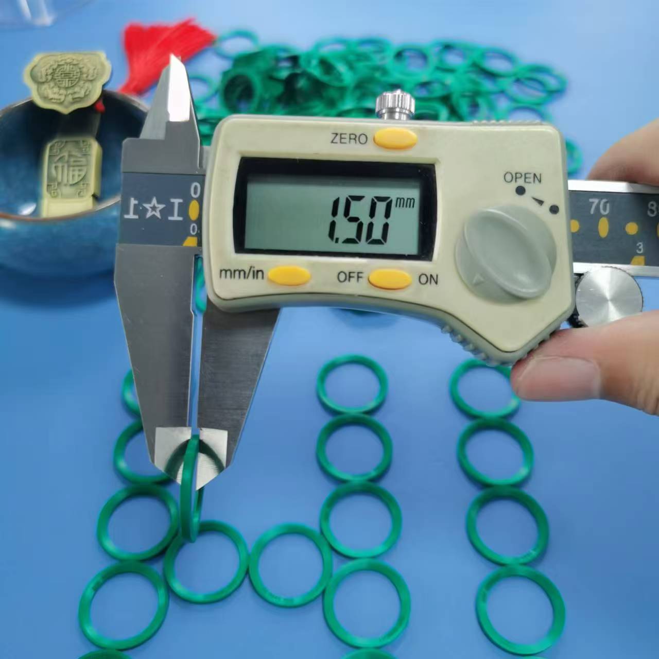 ED17 FKM90G 6.jpg