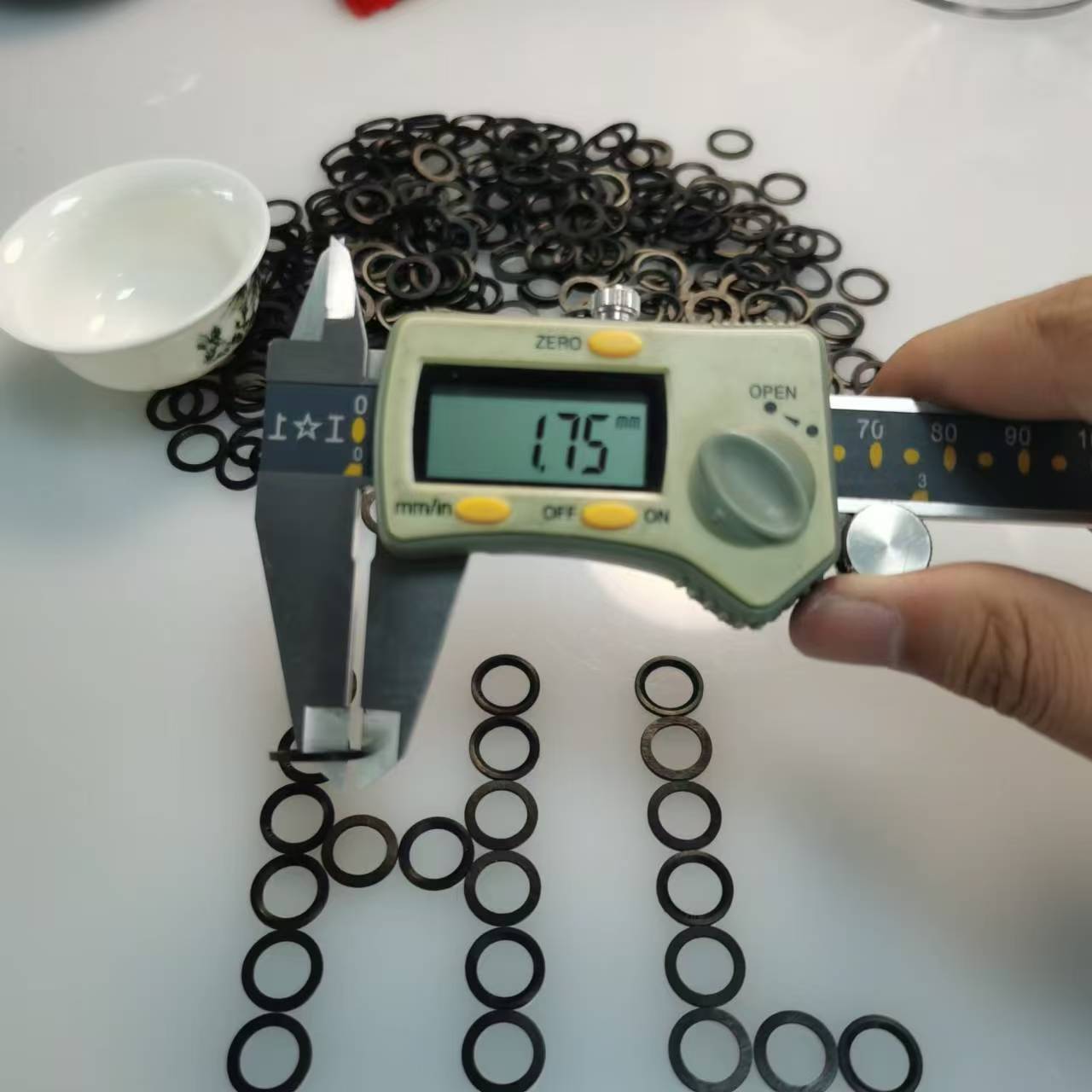 ED10 NBR90B 5.jpg