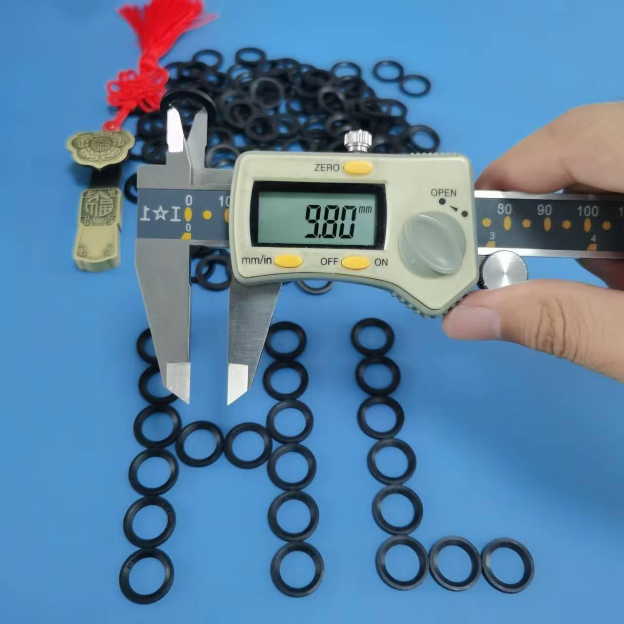 ED12 NBR90B 4.jpg