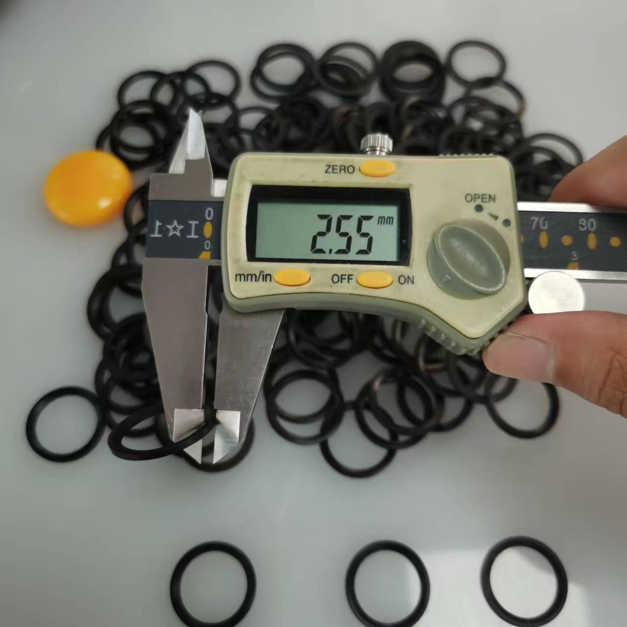 ED20 NBR90B 5.jpg